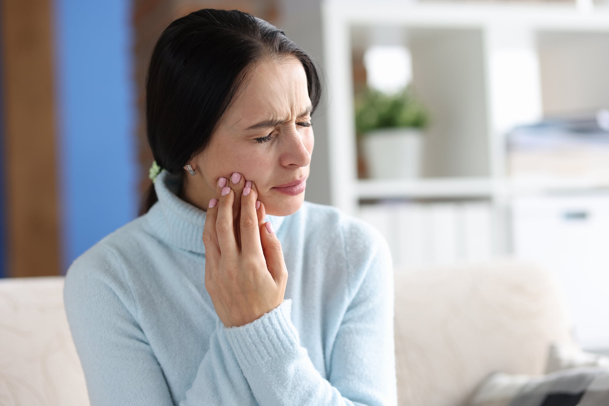 woman with a toothache